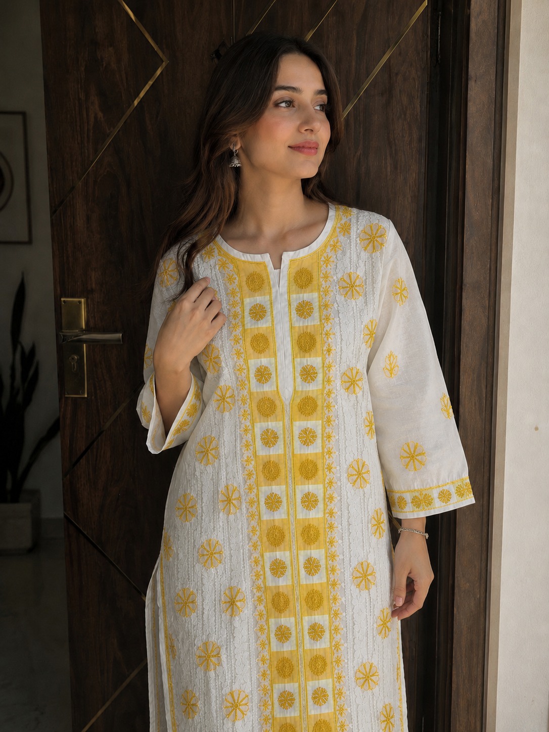 Handcrafted Nakhre chikankari kurti